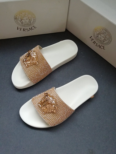 Mixed Brand Slippers Unisex ID:202004a71